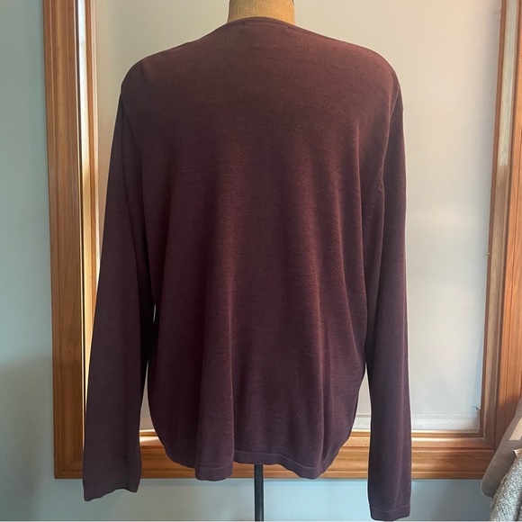 Venezia Embroidered(white ) dark purple Cardigan size 18/20
Very pretty - Picture 3 of 4